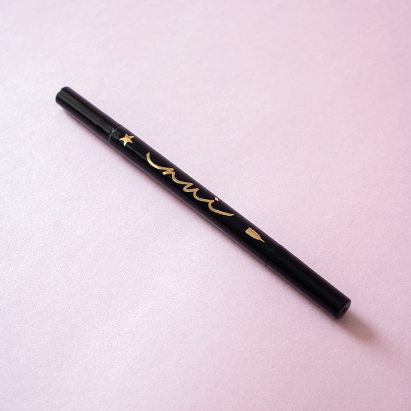 Smudge Proof 2 in 1 STAR Eyeliner Stamp